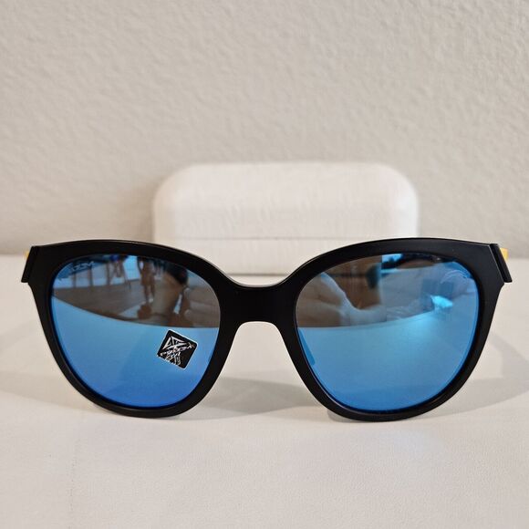 Oakley Los Angeles Chargers NFL Low Key OO9433 Prizm Sunglasses Women With Case main image 8